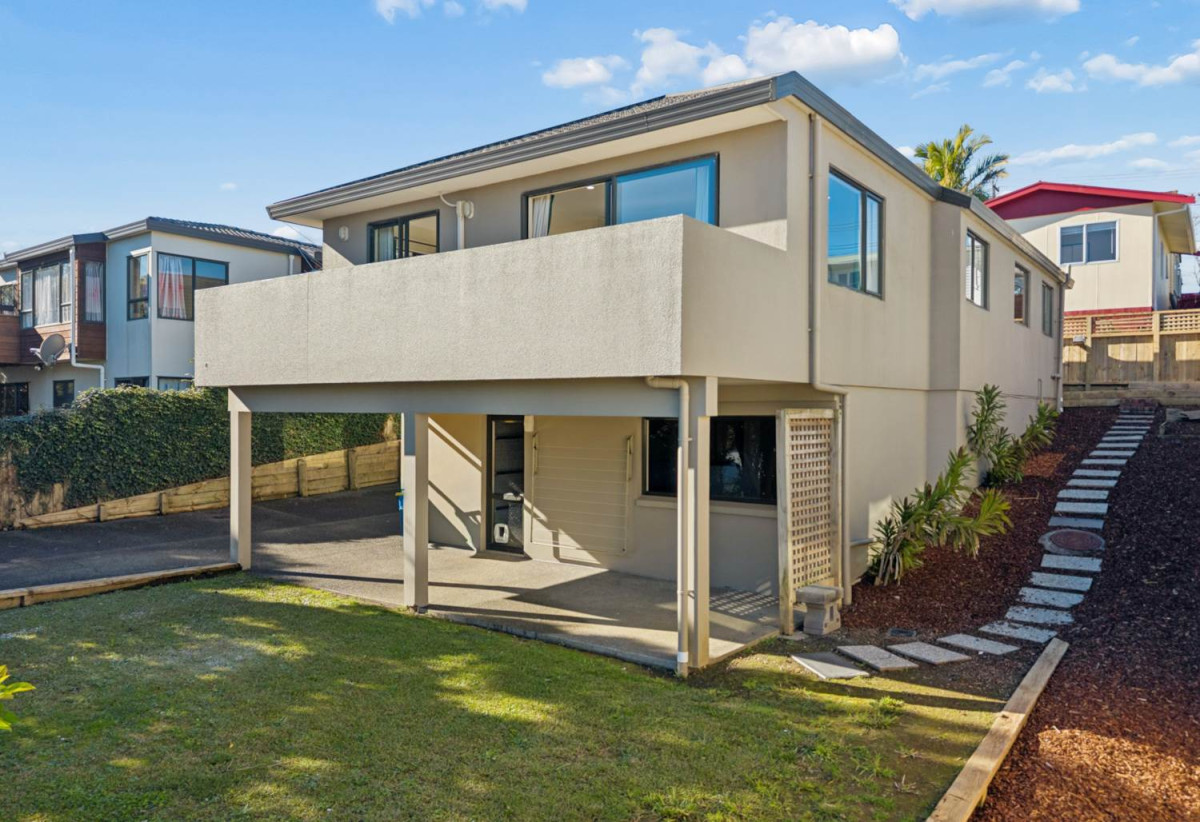 Double Westlake School Zone, BC Approved for Recladding, Standalone 3 beds + study 2 bath house with double garage, 117 Bushlands Park Drive, Albany, Auckland