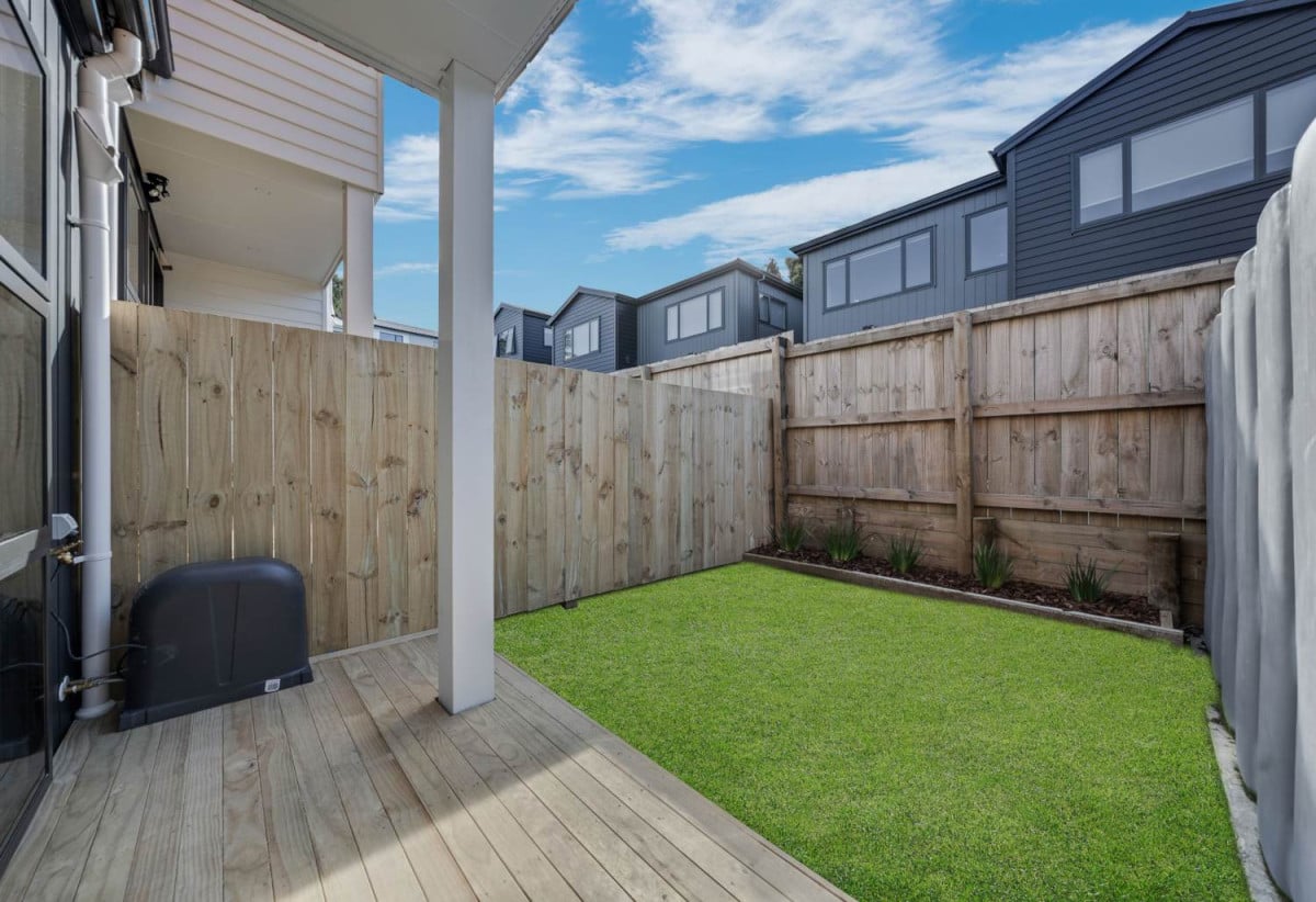 Brandnew freehold 2 beds + study 1.5 baths home with car park, 0.6 km to Lincoln Heights School, Lot 1/54 Donovan Avenue, Massey, Auckland