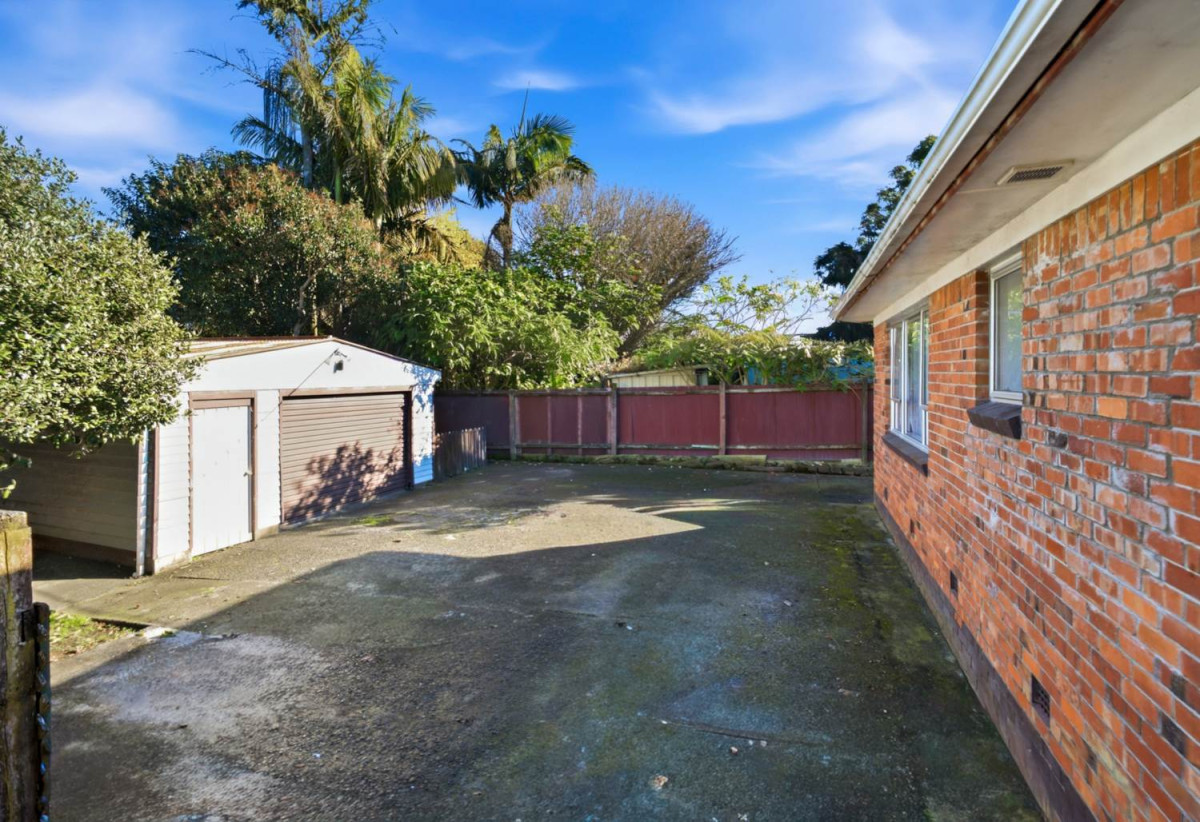 825sqm Freehold with 16m Road Frontage, Brick and tile 3 beds 1 bath house with standalone double garage, 38 Waimai Road, Weymouth, Auckland