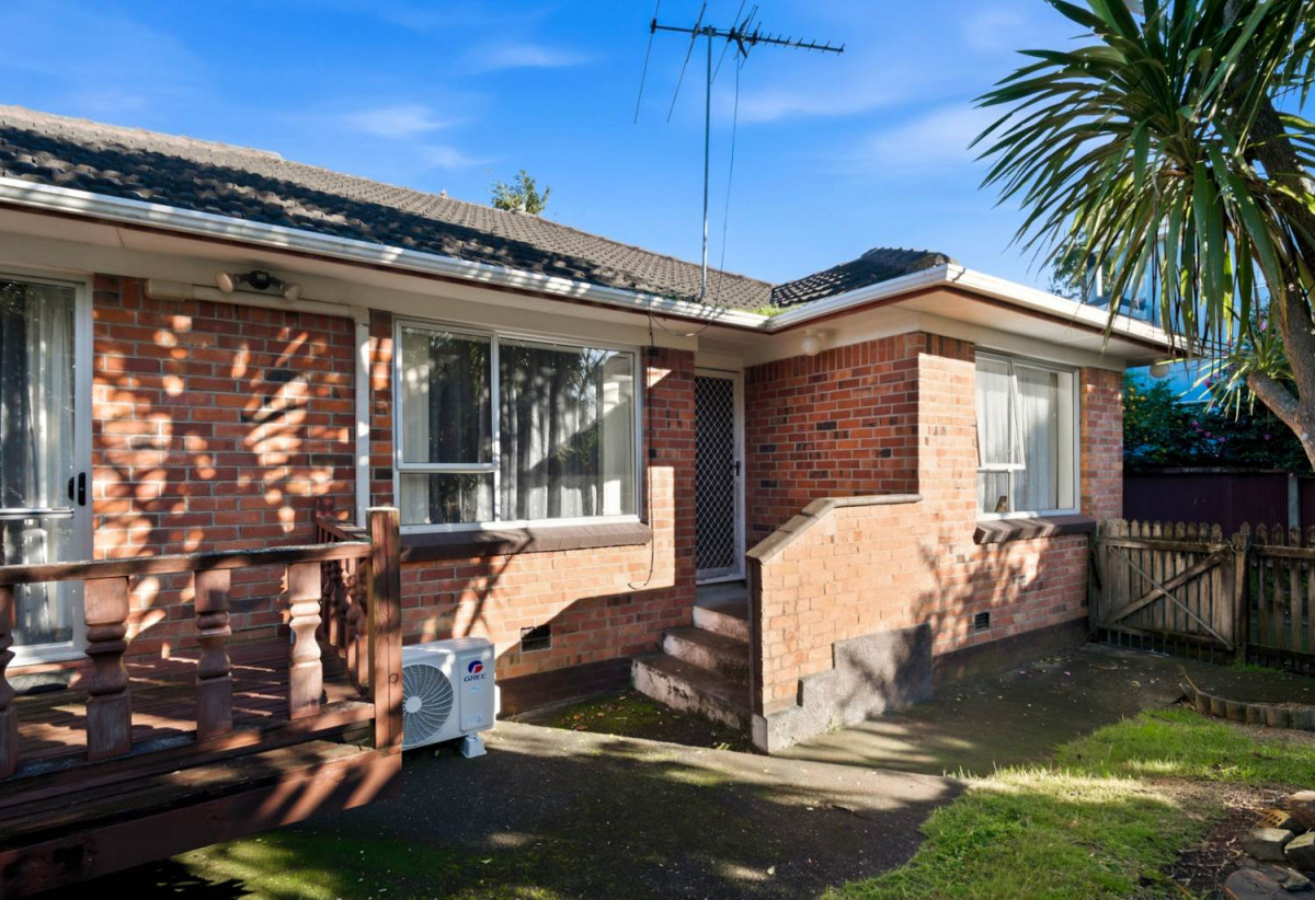 825sqm Freehold with 16m Road Frontage, Brick and tile 3 beds 1 bath house with standalone double garage, 38 Waimai Road, Weymouth, Auckland