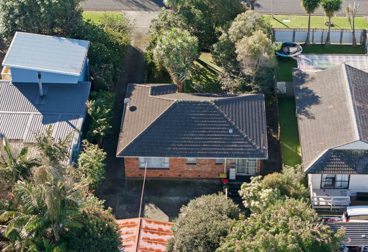 825sqm Freehold with 16m Road Frontage, Brick and tile 3 beds 1 bath house with standalone double garage, 38 Waimai Road, Weymouth, Auckland