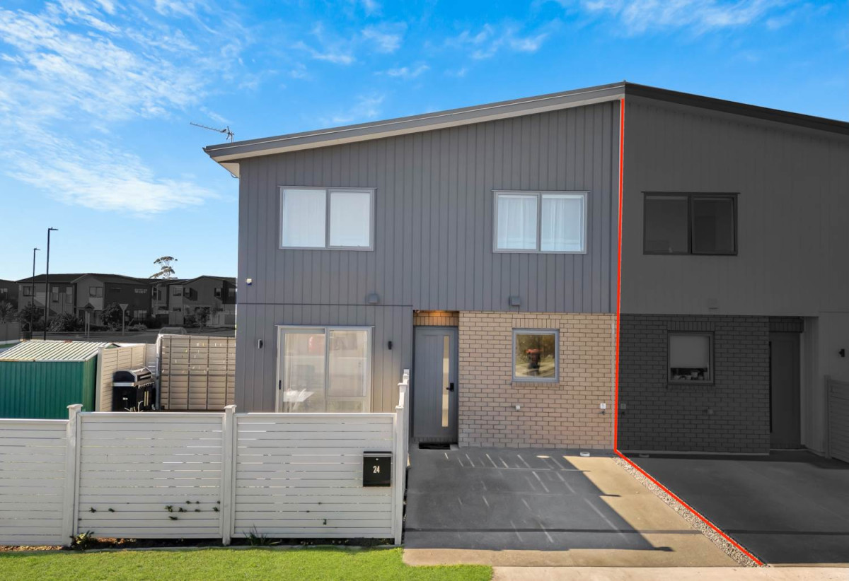 Ultimate Corner Fletcher-built Home., 2 beds 1 bath 1 car par, 1.2 km to Homai School, 1.4 km to Manurewa High School, 24 Katikati Drive, Manurewa, Auckland