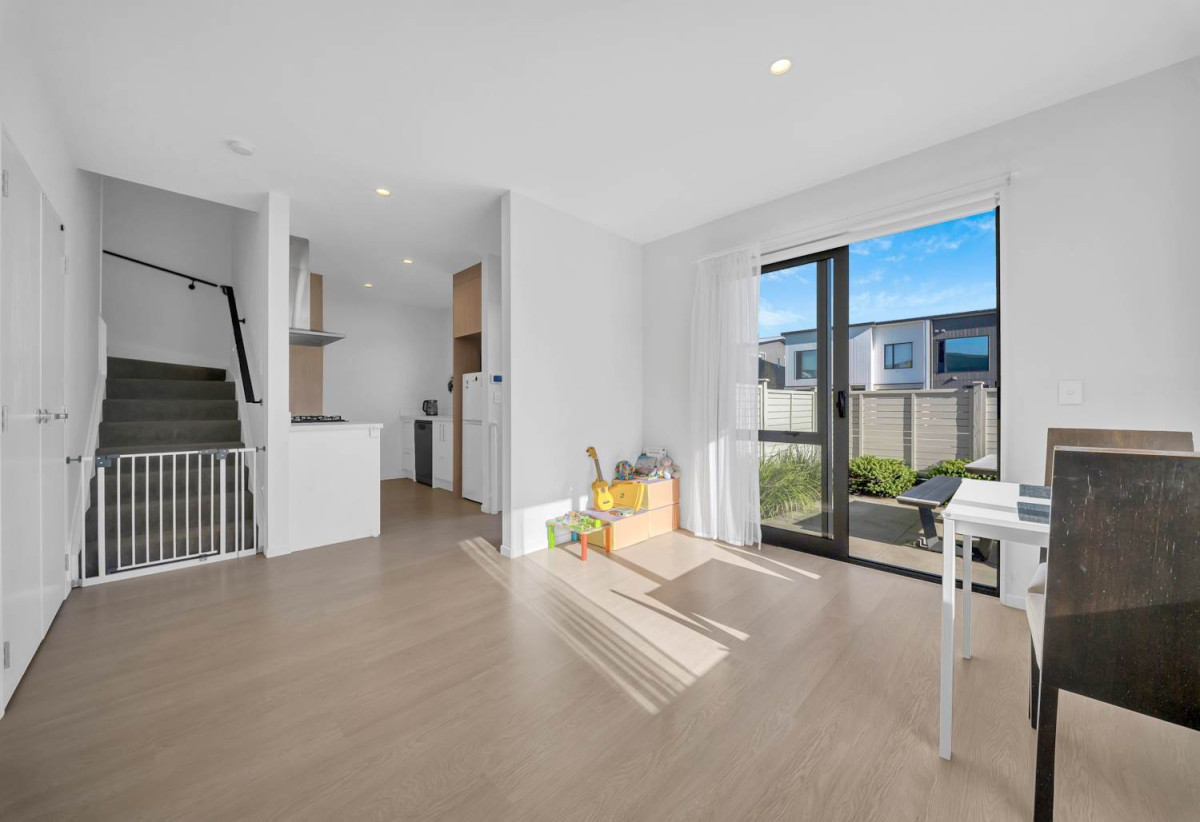 Ultimate Corner Fletcher-built Home., 2 beds 1 bath 1 car par, 1.2 km to Homai School, 1.4 km to Manurewa High School, 24 Katikati Drive, Manurewa, Auckland
