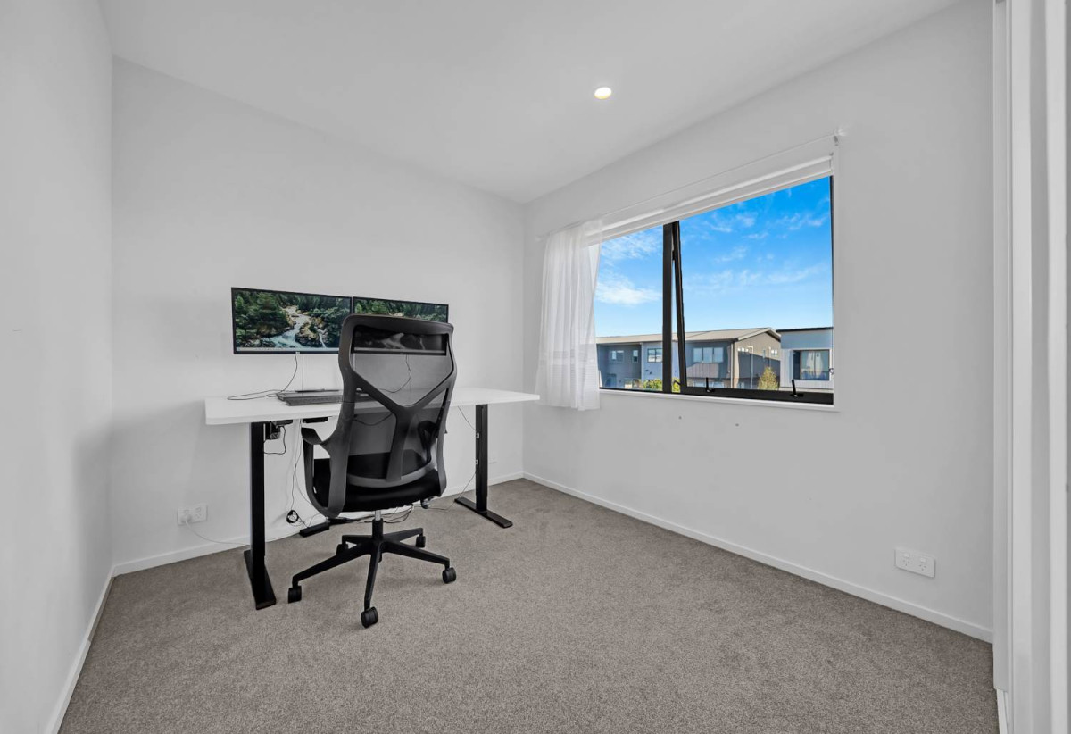 Ultimate Corner Fletcher-built Home., 2 beds 1 bath 1 car par, 1.2 km to Homai School, 1.4 km to Manurewa High School, 24 Katikati Drive, Manurewa, Auckland
