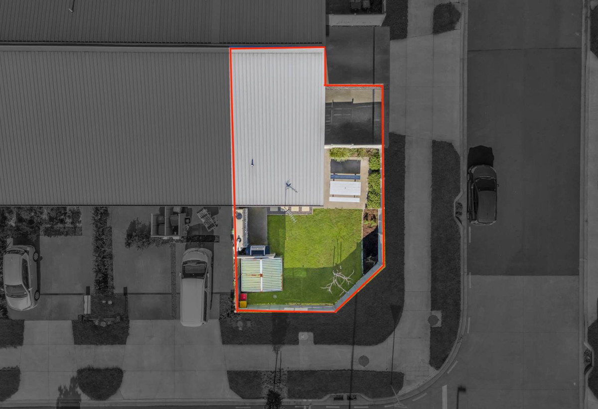 Ultimate Corner Fletcher-built Home., 2 beds 1 bath 1 car par, 1.2 km to Homai School, 1.4 km to Manurewa High School, 24 Katikati Drive, Manurewa, Auckland