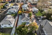 3 beds 1 bath house with Garden and Garage, The enchanting walkways to Heron Park and Oakley Reserve are meters from your front door, 1602A Great North Road, Waterview, Auckland