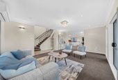 410m² Freehold Section, Brick & Weatherboard Construction, 241m2 Renovated 5 beds 3.5 baths house with double garage and extra car parks, Underfloor Heating in the Kitchen, 1 bed 1 bath ground floor, 77 Carruth Road, Papatoetoe, Auckland