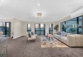 410m² Freehold Section, Brick & Weatherboard Construction, 241m2 Renovated 5 beds 3.5 baths house with double garage and extra car parks, Underfloor Heating in the Kitchen, 1 bed 1 bath ground floor, 77 Carruth Road, Papatoetoe, Auckland