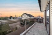 410m² Freehold Section, Brick & Weatherboard Construction, 241m2 Renovated 5 beds 3.5 baths house with double garage and extra car parks, Underfloor Heating in the Kitchen, 1 bed 1 bath ground floor, 77 Carruth Road, Papatoetoe, Auckland