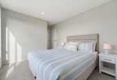 Brandnew standalone 4 beds + study room 2.5 baths home with garage, Located just a short, two-minute stroll from Flat Rock Reserve, the local Fishing Wharf, and the prestigious Auckland Rowing Club, 67A Jolson Road, Mt Wellington, Auckland