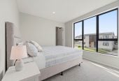 Brandnew standalone 4 beds + study room 2.5 baths home with garage, Located just a short, two-minute stroll from Flat Rock Reserve, the local Fishing Wharf, and the prestigious Auckland Rowing Club, 67A Jolson Road, Mt Wellington, Auckland