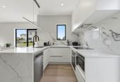 Brandnew standalone 4 beds + study room 2.5 baths home with garage, Located just a short, two-minute stroll from Flat Rock Reserve, the local Fishing Wharf, and the prestigious Auckland Rowing Club, 67A Jolson Road, Mt Wellington, Auckland