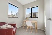 Brandnew standalone 4 beds + study room 2.5 baths home with garage, Located just a short, two-minute stroll from Flat Rock Reserve, the local Fishing Wharf, and the prestigious Auckland Rowing Club, 67A Jolson Road, Mt Wellington, Auckland