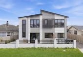 Brandnew standalone 4 beds + study room 2.5 baths home with garage, Located just a short, two-minute stroll from Flat Rock Reserve, the local Fishing Wharf, and the prestigious Auckland Rowing Club, 67A Jolson Road, Mt Wellington, Auckland