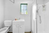 Must sell, Auction, Disclosed Reserve Price: $620K, 4 beds 1 bath house with swimming pool and car parks + a separate 1-bedroom sleepout complete with its own living area and bathroom, /94 Browns Road, Manurewa, Auckland