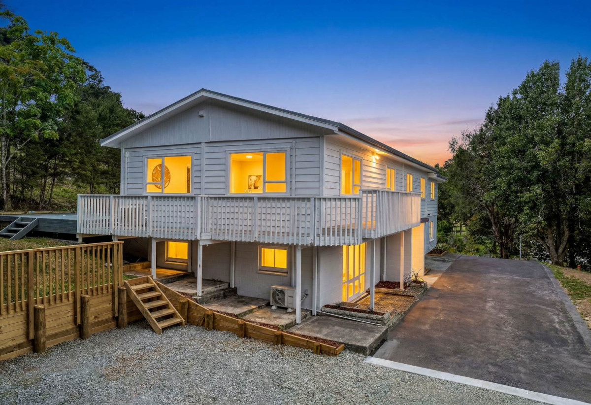 2.0043ha Lifestyle section, Renovated 4 beds 2 baths house with double garage, Country Living – Town Convenience, 67 Haigh Access Road, Dairy Flat, Auckland
