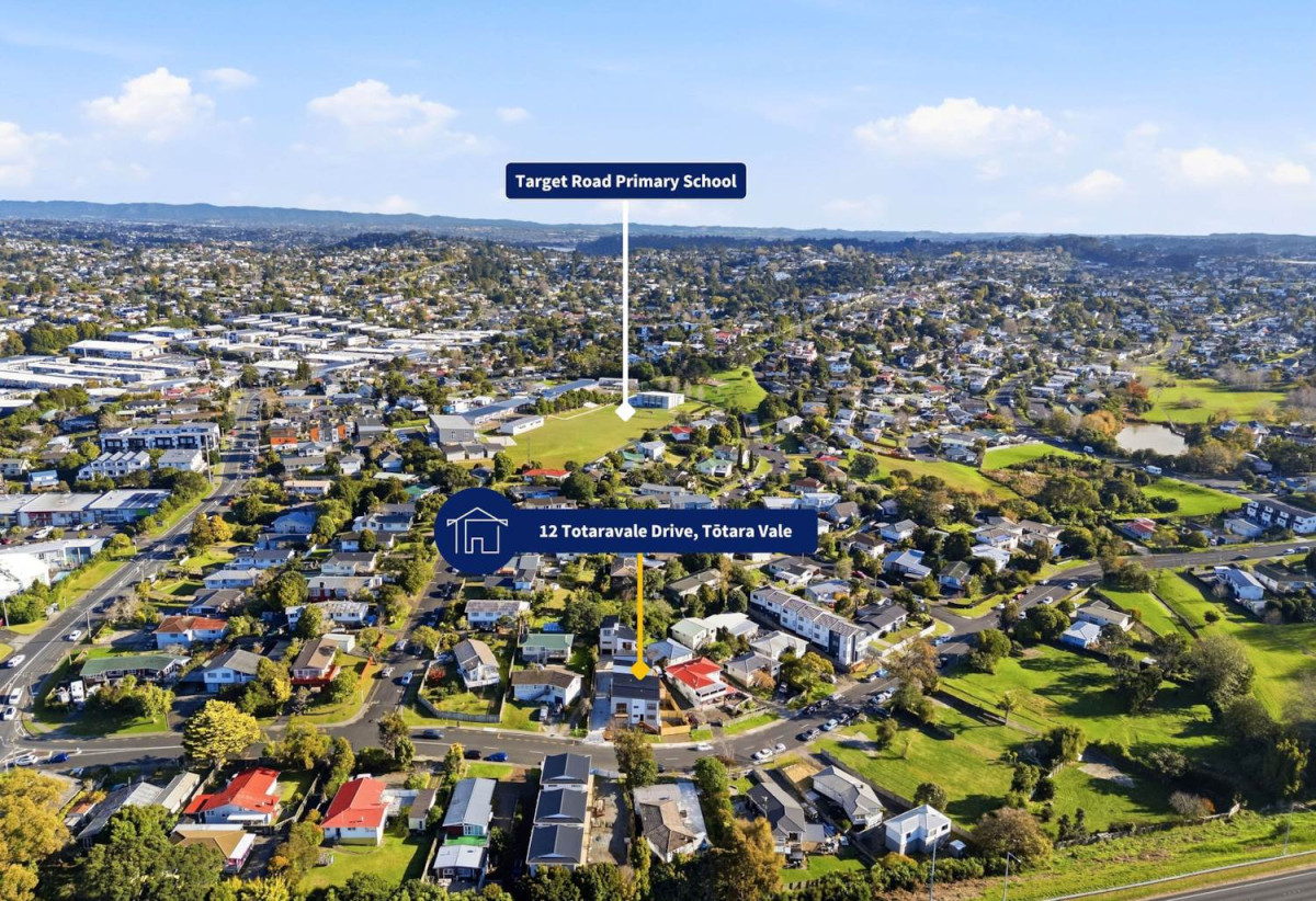 Brandnew 3 beds 2 baths home with garage, 1 ensuite ground floor, Lot2/12 Totaravale Drive, Totara Vale, Auckland