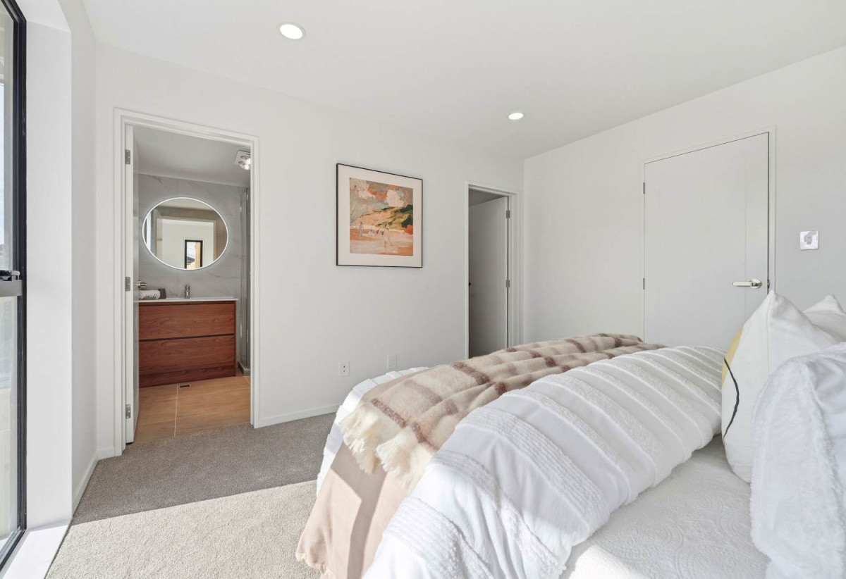 Brandnew 3 beds 2 baths home with garage, 1 ensuite ground floor, Lot1/12 Totaravale Drive, Totara Vale, Auckland