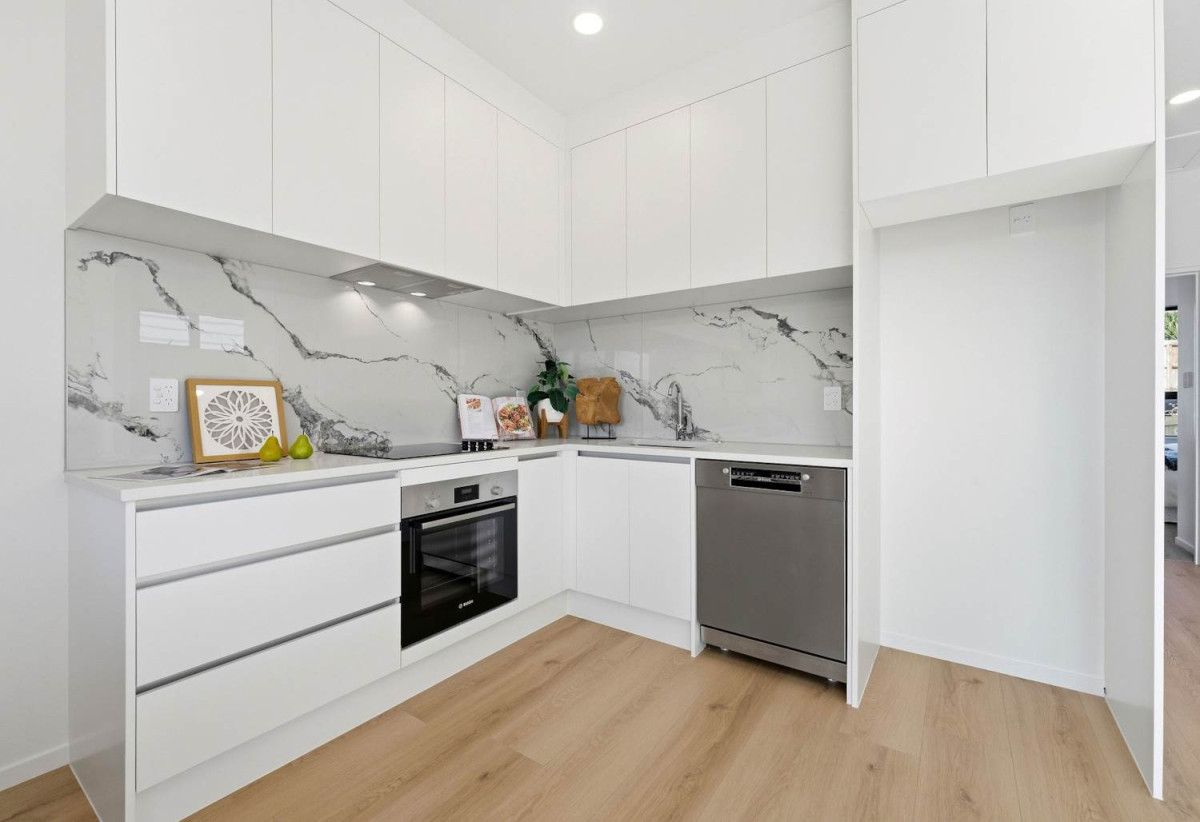 120m2 Brandnew 3 beds baths home with garage, 0.3 km to Target Road School, Lot2/12 Totaravale Drive, Totara Vale, Auckland