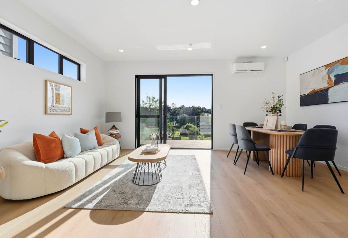 Brandnew 3 beds 2 baths home with garage, 1 ensuite ground floor, Lot2/12 Totaravale Drive, Totara Vale, Auckland