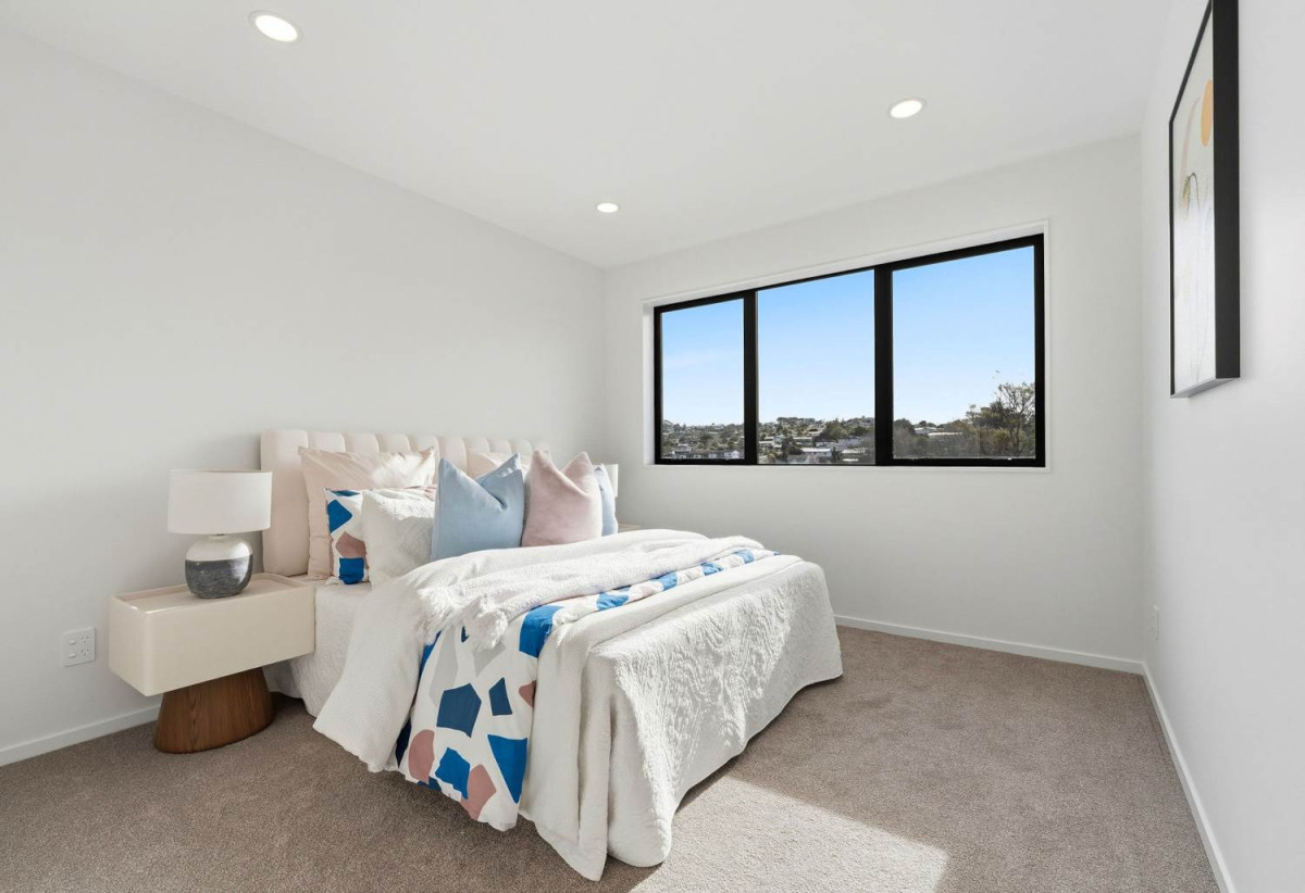 Brandnew 4 beds or 3 beds home with garage, 0.3 km to Target Road School, Lots1-3/12 Totaravale Drive, Totara Vale, Auckland