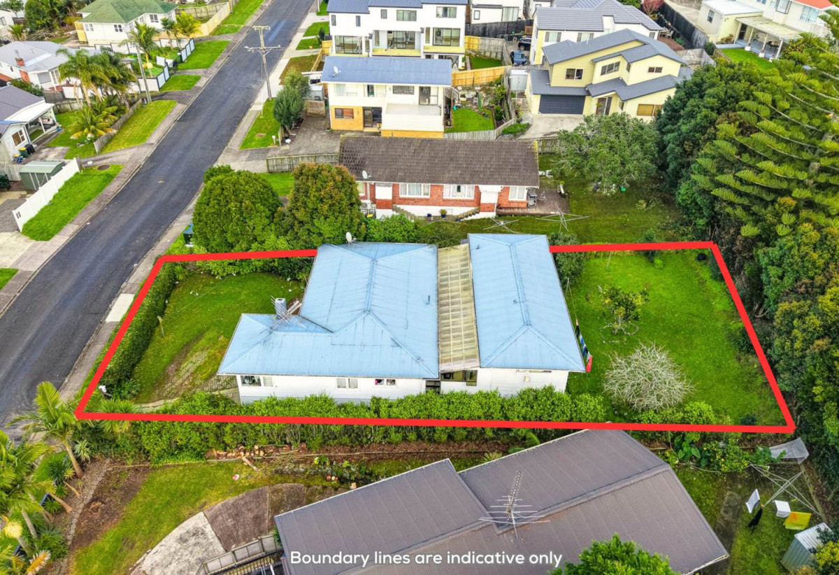 Double Westlake school zone, 675m2 section, 8 beds 2.5 baths house, a tandem double garage for 2 cars, 12 Bruce Road, Glenfield, Auckland