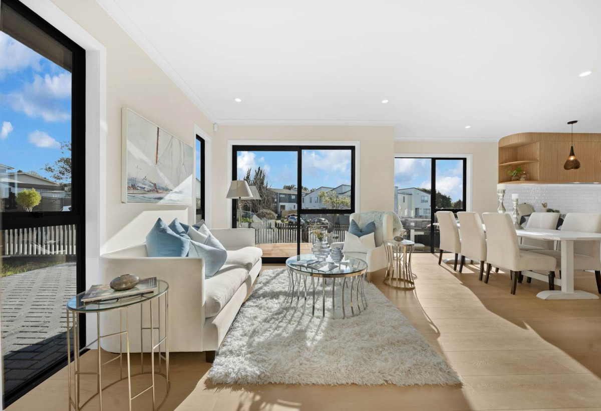 Brandnew standalone 4 beds 2.5 baths home with garage, Sunny deck and paved patio, fully fenced yard, Ventilation system and intercom, Lot 3/25 La Perouse Street, Botany Downs, Auckland