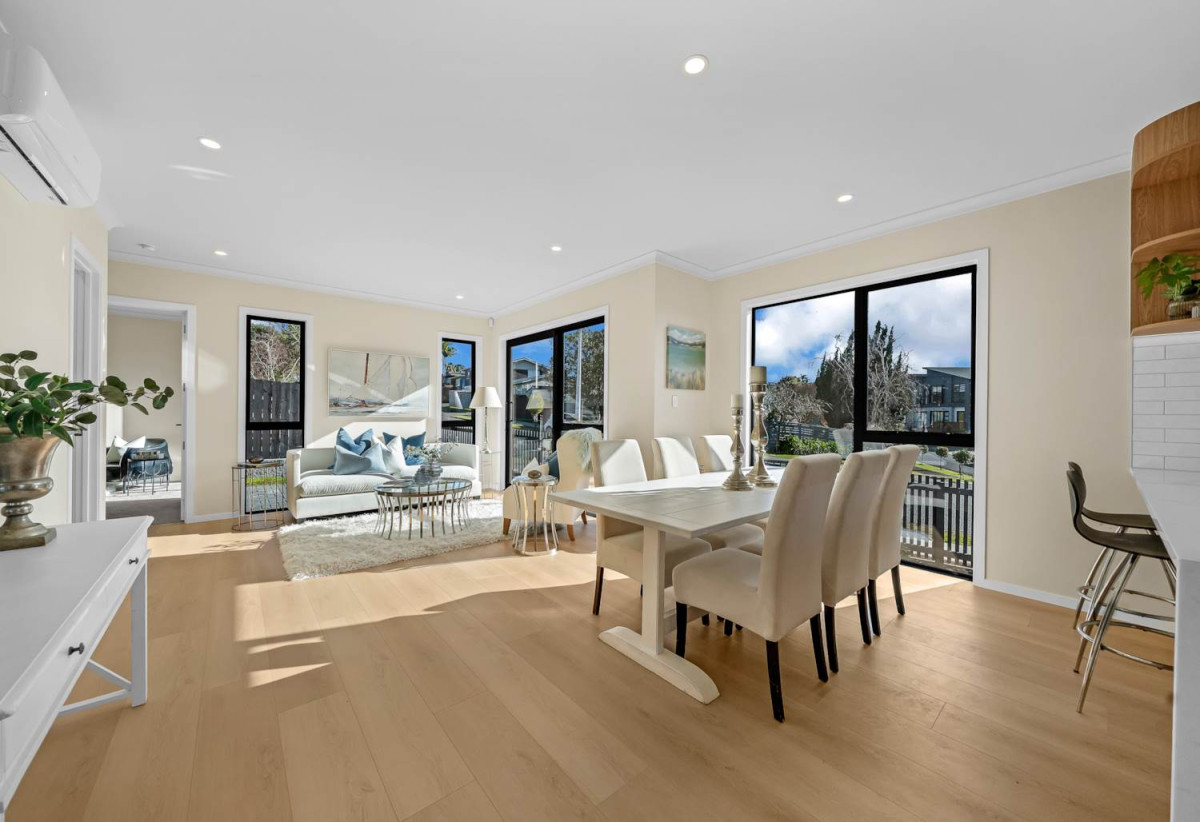 Brandnew standalone 4 beds 2.5 baths home with garage, Sunny deck and paved patio, fully fenced yard, Ventilation system and intercom, Lot 3/25 La Perouse Street, Botany Downs, Auckland