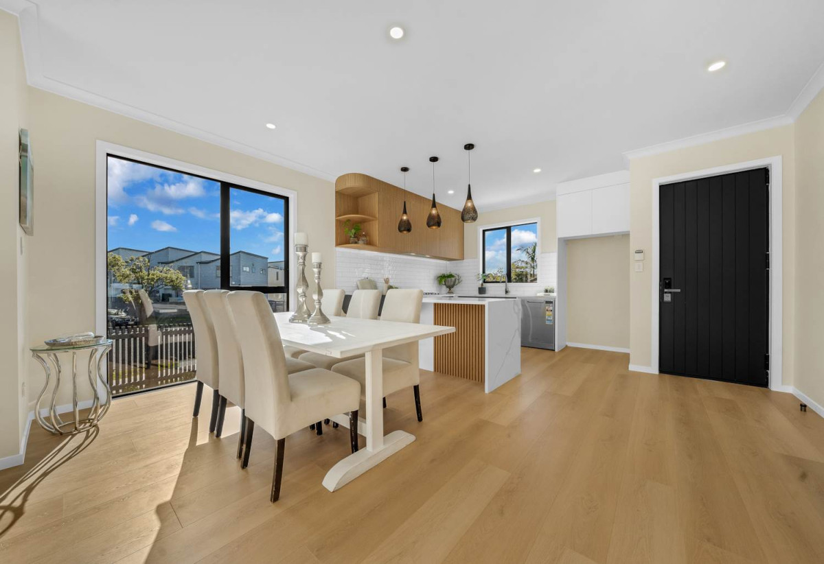 Brandnew standalone 4 beds 2.5 baths home with garage, Sunny deck and paved patio, fully fenced yard, Ventilation system and intercom, Lot 2/25 La Perouse Street, Botany Downs, Auckland