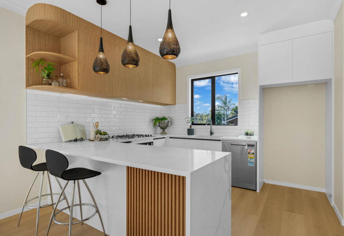 Brandnew standalone 4 beds 2.5 baths home with garage, Sunny deck and paved patio, fully fenced yard, Ventilation system and intercom, Lot 3/25 La Perouse Street, Botany Downs, Auckland