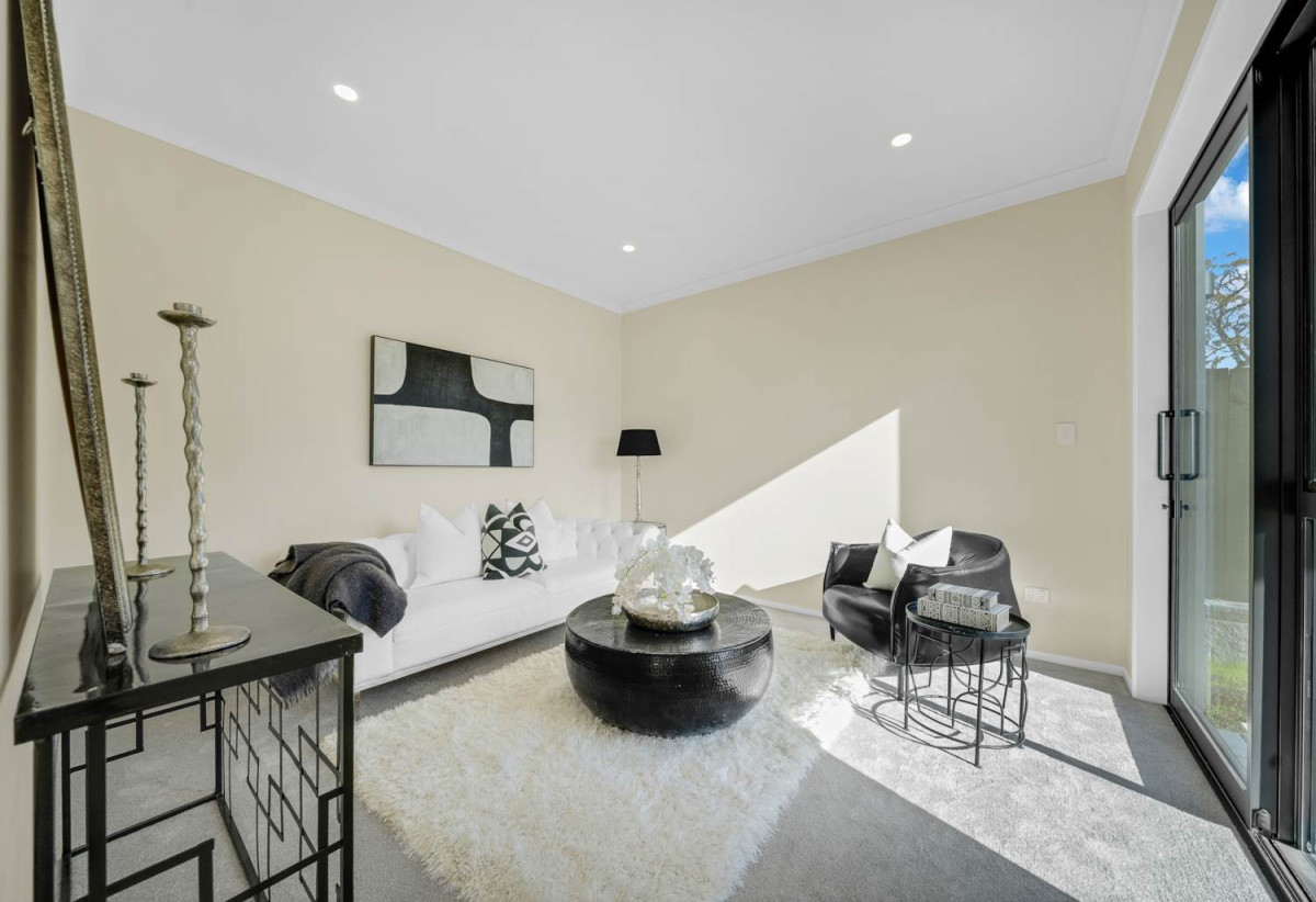 Brandnew standalone 4 beds 2.5 baths home with garage, Sunny deck and paved patio, fully fenced yard, Ventilation system and intercom, Lot 2/25 La Perouse Street, Botany Downs, Auckland