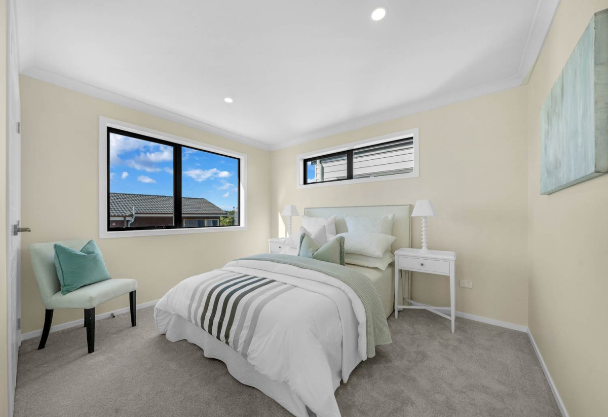 Brandnew standalone 4 beds 2.5 baths home with garage, Sunny deck and paved patio, fully fenced yard, Ventilation system and intercom, Lot 1/25 La Perouse Street, Botany Downs, Auckland