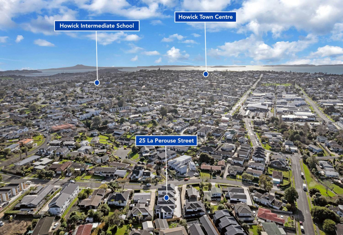 Brandnew standalone 4 beds 2.5 baths home with garage, Sunny deck and paved patio, fully fenced yard, Ventilation system and intercom, Lot 1/25 La Perouse Street, Botany Downs, Auckland