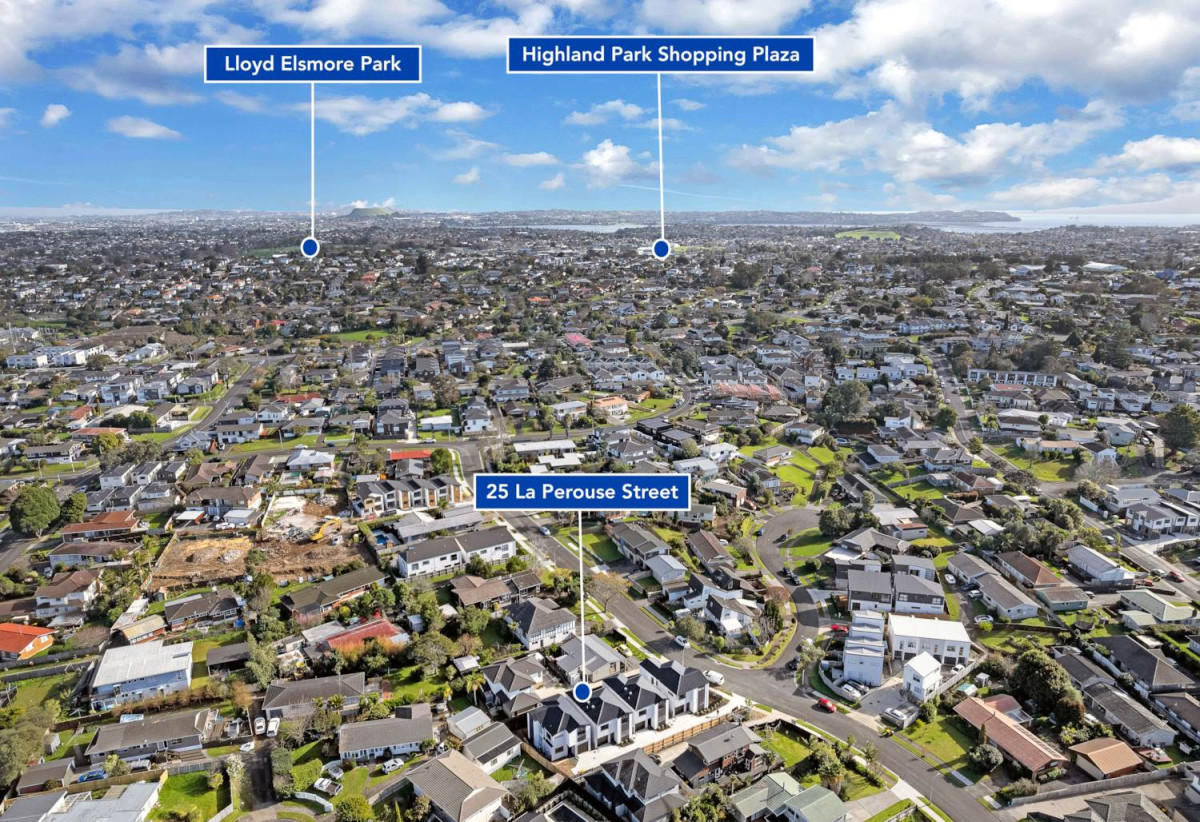 Brandnew standalone 4 beds 2.5 baths home with garage, Sunny deck and paved patio, fully fenced yard, Ventilation system and intercom, Lot 3/25 La Perouse Street, Botany Downs, Auckland