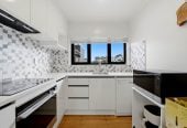 Renovated & Move-in ready in Double Westlake Zone, 3 beds 1 bath house with standalone garage, 190 Forrest Hill Road, Forrest Hill, Auckland