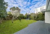 Renovated & Move-in ready in Double Westlake Zone, 3 beds 1 bath house with standalone garage, 190 Forrest Hill Road, Forrest Hill, Auckland