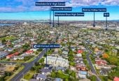 Renovated & Move-in ready in Double Westlake Zone, 3 beds 1 bath house with standalone garage, 190 Forrest Hill Road, Forrest Hill, Auckland