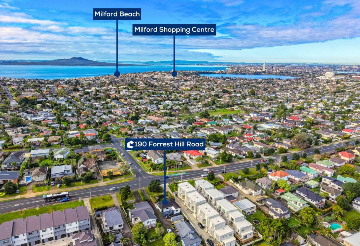 Renovated & Move-in ready in Double Westlake Zone, 3 beds 1 bath house with standalone garage, 190 Forrest Hill Road, Forrest Hill, Auckland