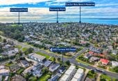 Renovated & Move-in ready in Double Westlake Zone, 3 beds 1 bath house with standalone garage, 190 Forrest Hill Road, Forrest Hill, Auckland