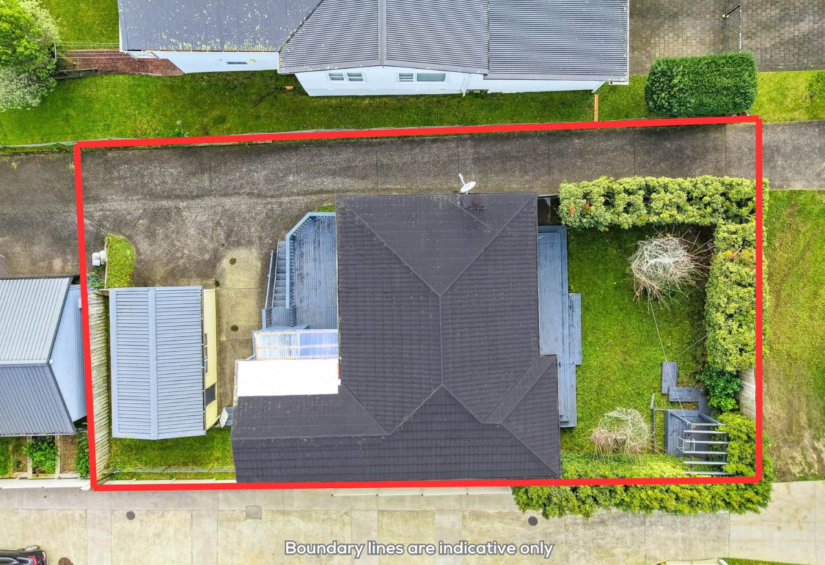Renovated & Move-in ready in Double Westlake Zone, 3 beds 1 bath house with standalone garage, 190 Forrest Hill Road, Forrest Hill, Auckland