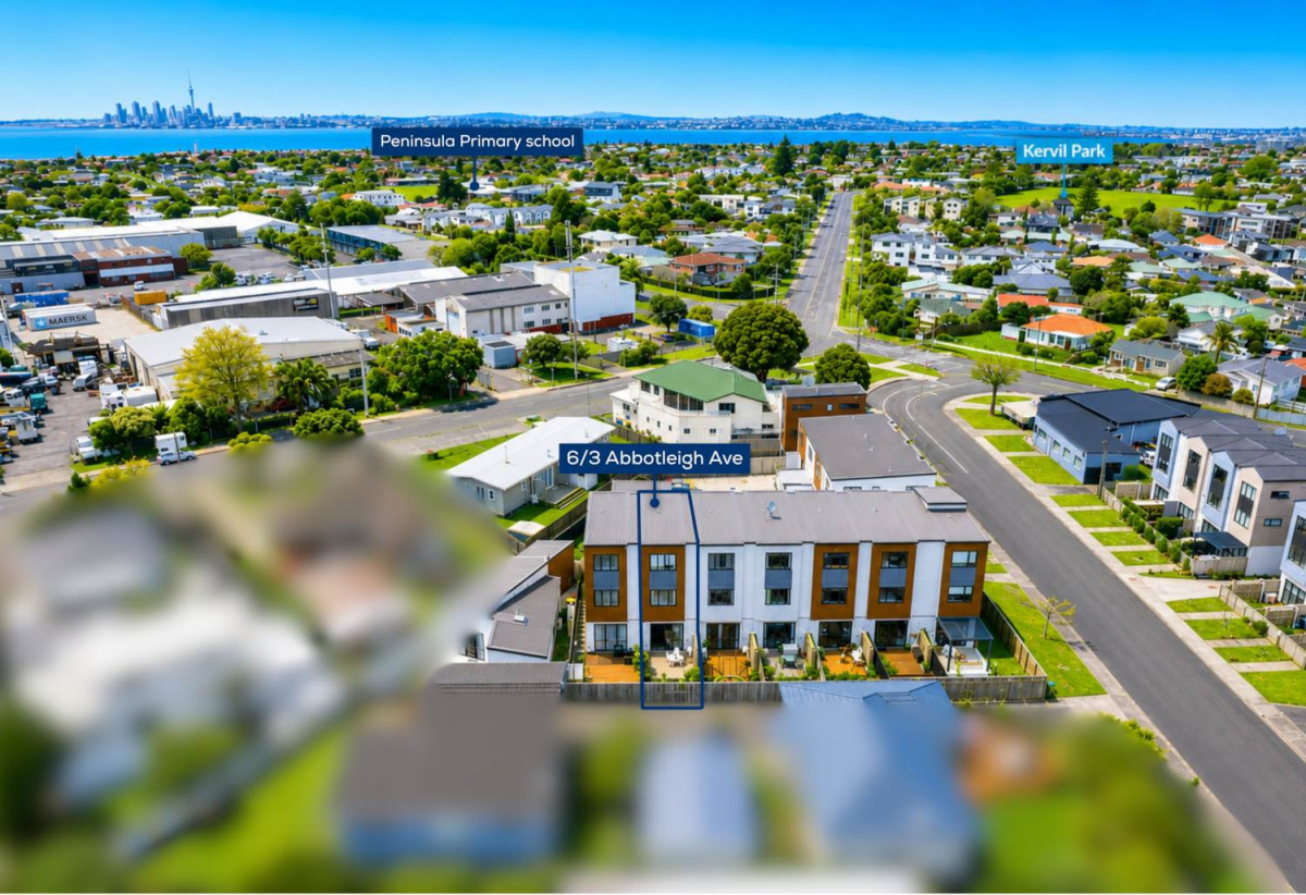 Asking $685,000 – priced for an immediate sale, 99m2 Affordable 3 beds 2.5 baths home with car park, Flexible second living area or home office, 6/3 Abbotleigh Avenue, Te Atatu Peninsula, Auckland