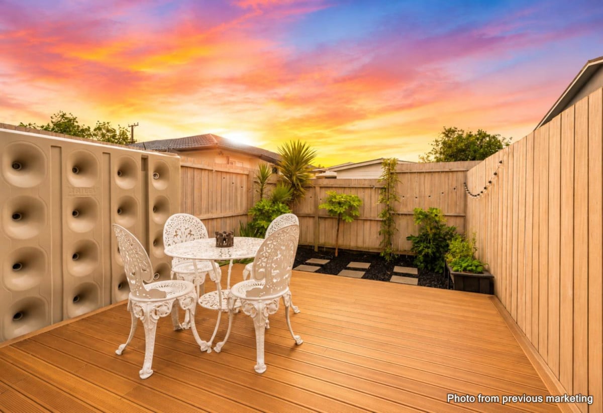 Asking $685,000 – priced for an immediate sale, 99m2 Affordable 3 beds 2.5 baths home with car park, Flexible second living area or home office, 6/3 Abbotleigh Avenue, Te Atatu Peninsula, Auckland