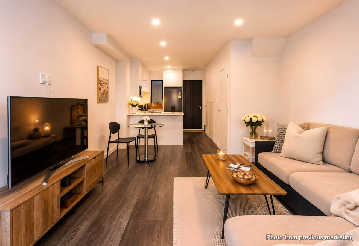 Asking $685,000 – priced for an immediate sale, 99m2 Affordable 3 beds 2.5 baths home with car park, Flexible second living area or home office, 6/3 Abbotleigh Avenue, Te Atatu Peninsula, Auckland