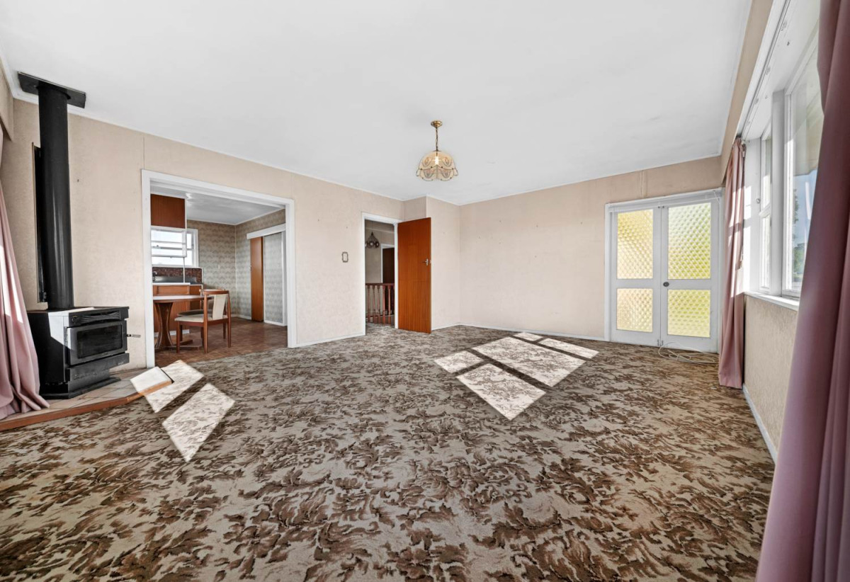 Must Sell, Deceased Estate, 220m2 4 beds 2 baths house with double garage, Huge rumpus room with separate laundry, Potential to reconfigure into a spacious 5-bedroom, 3-bathroom family home (subject to Auckland Council approval), 3 Welland Place, Hillcrest, Auckland