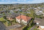Must Sell, Deceased Estate, 220m2 4 beds 2 baths house with double garage, Huge rumpus room with separate laundry, Potential to reconfigure into a spacious 5-bedroom, 3-bathroom family home (subject to Auckland Council approval), 3 Welland Place, Hillcrest, Auckland