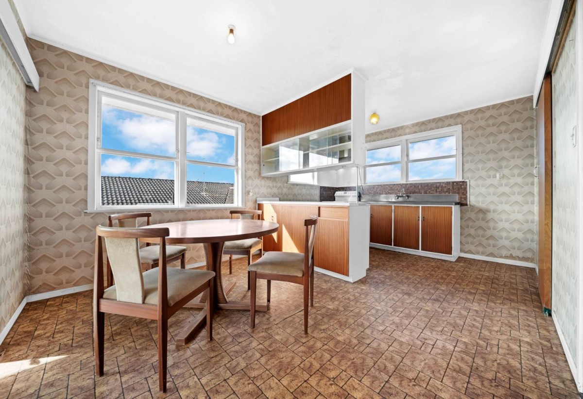 Must Sell, Deceased Estate, 220m2 4 beds 2 baths house with double garage, Huge rumpus room with separate laundry, Potential to reconfigure into a spacious 5-bedroom, 3-bathroom family home (subject to Auckland Council approval), 3 Welland Place, Hillcrest, Auckland