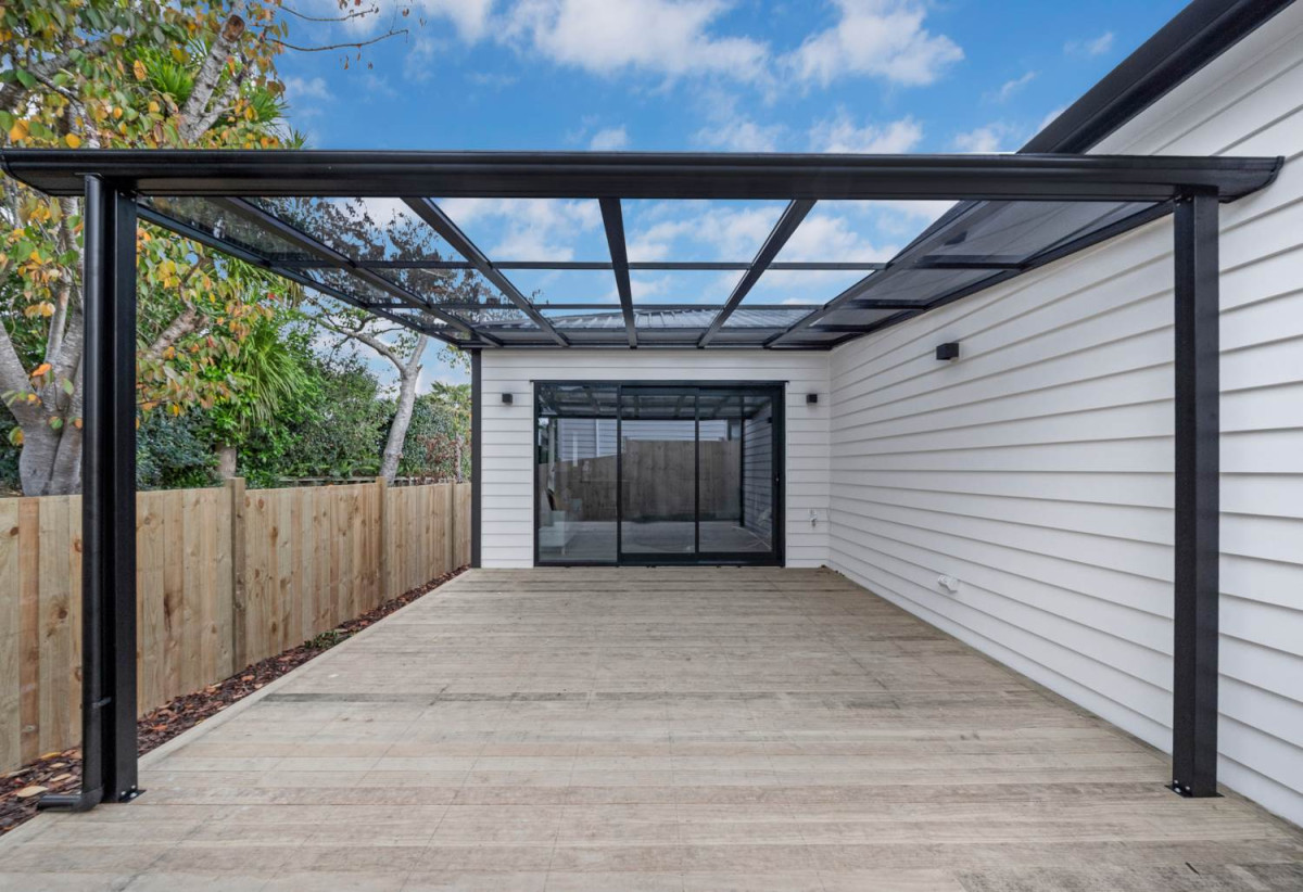 4 beds (2 ensuites) 3 baths house with double garage, 0.7 km to Opaheke School, 10 Furlough Road, Opaheke, Auckland