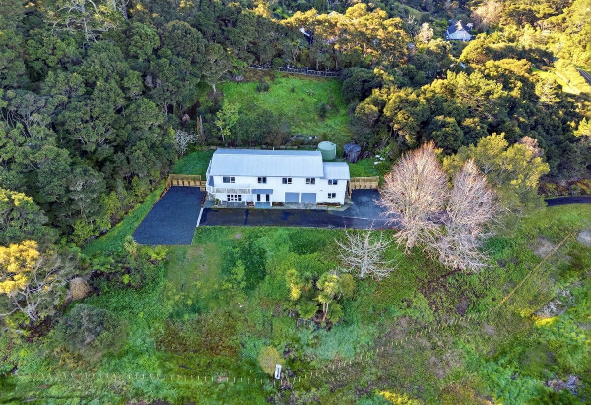 2.0043ha Lifestyle section, Renovated 4 beds 2 baths house with double garage, Country Living – Town Convenience, 67 Haigh Access Road, Dairy Flat, Auckland