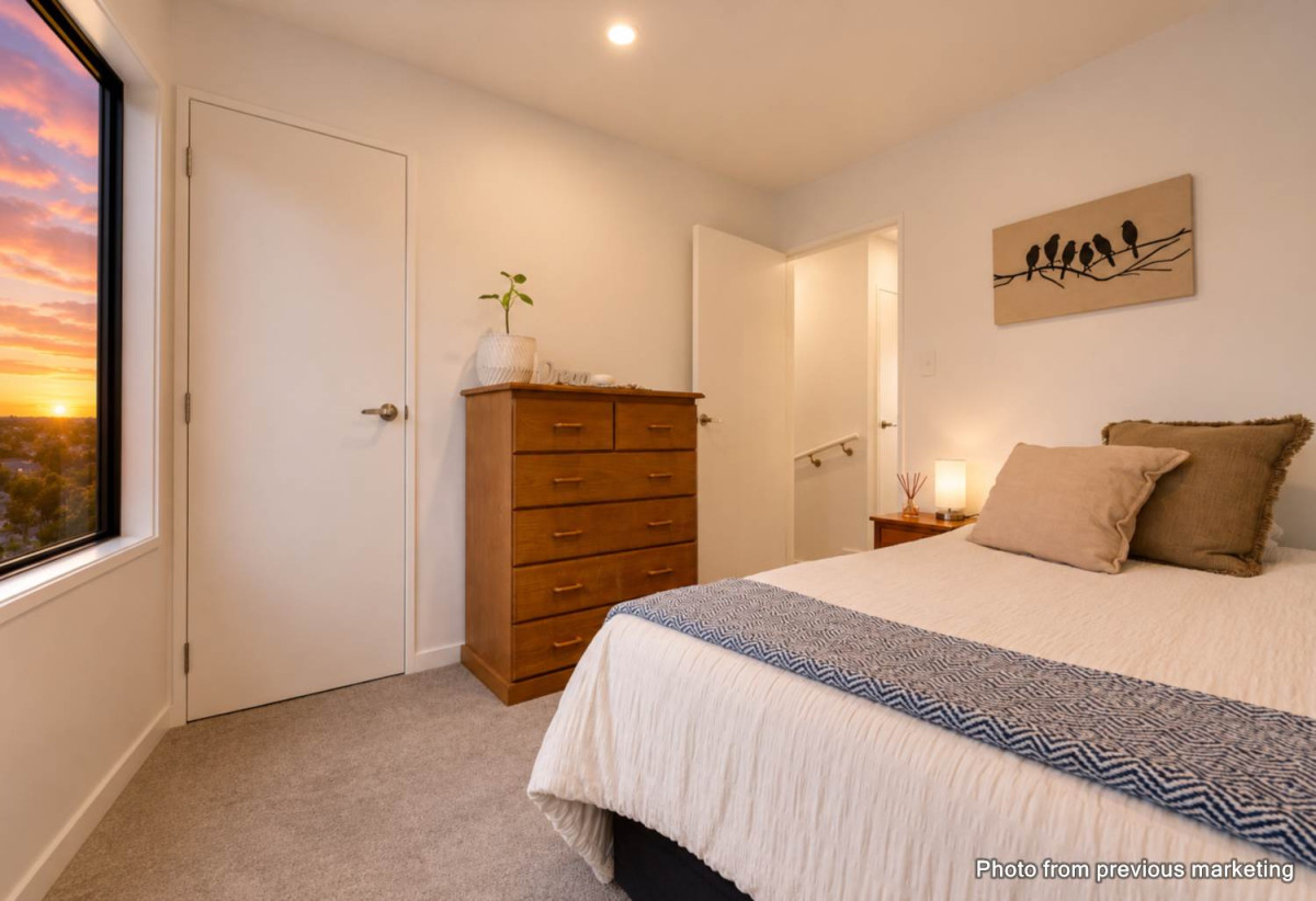 Asking $685,000 – priced for an immediate sale, 99m2 Affordable 3 beds 2.5 baths home with car park, Flexible second living area or home office, 6/3 Abbotleigh Avenue, Te Atatu Peninsula, Auckland