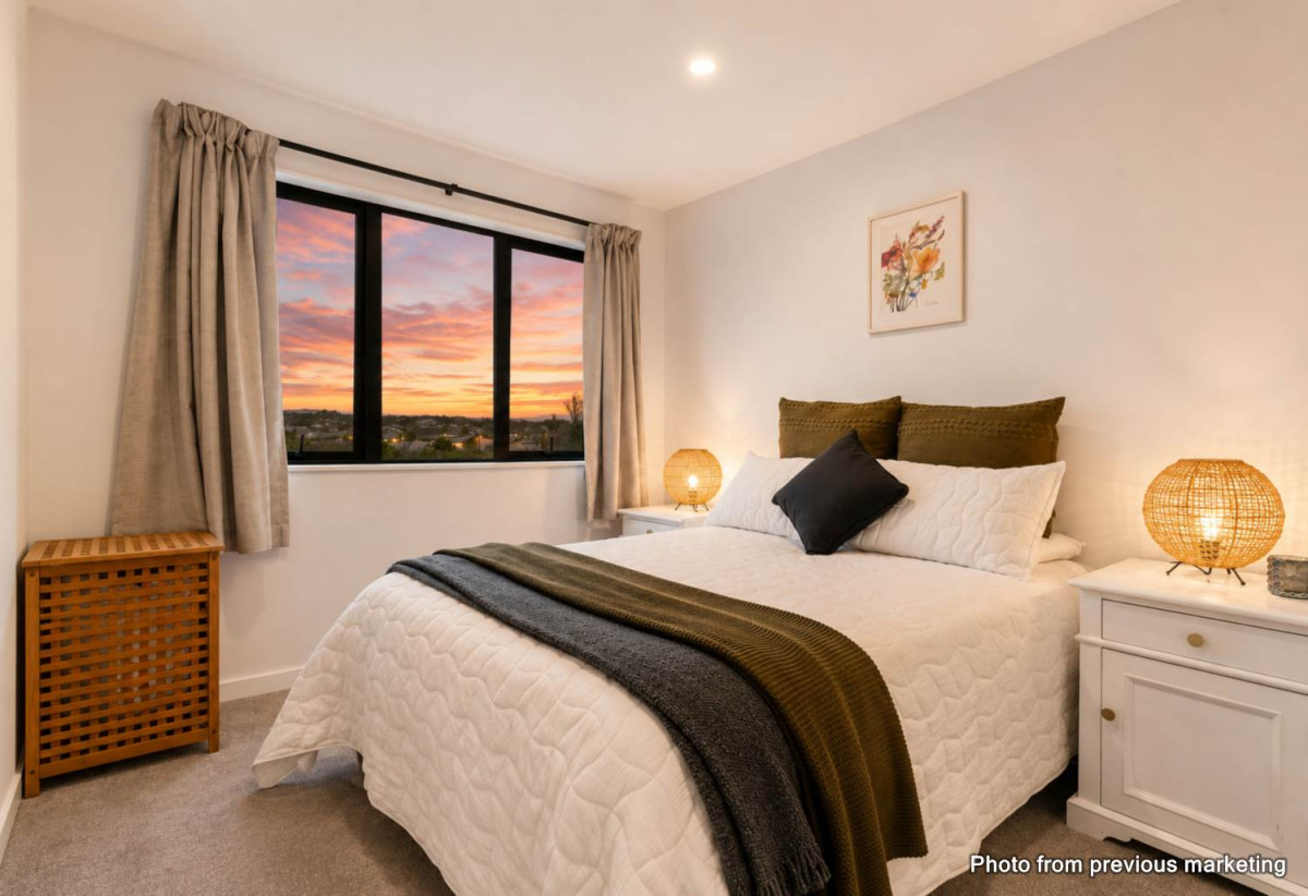 Asking $685,000 – priced for an immediate sale, 99m2 Affordable 3 beds 2.5 baths home with car park, Flexible second living area or home office, 6/3 Abbotleigh Avenue, Te Atatu Peninsula, Auckland